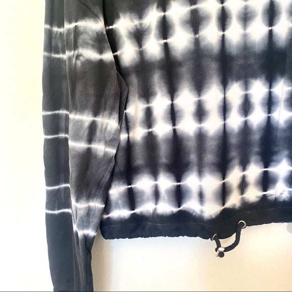 Black and white tie dye long sleeve top, juniors LG, No Boundaries - Picture 6 of 7